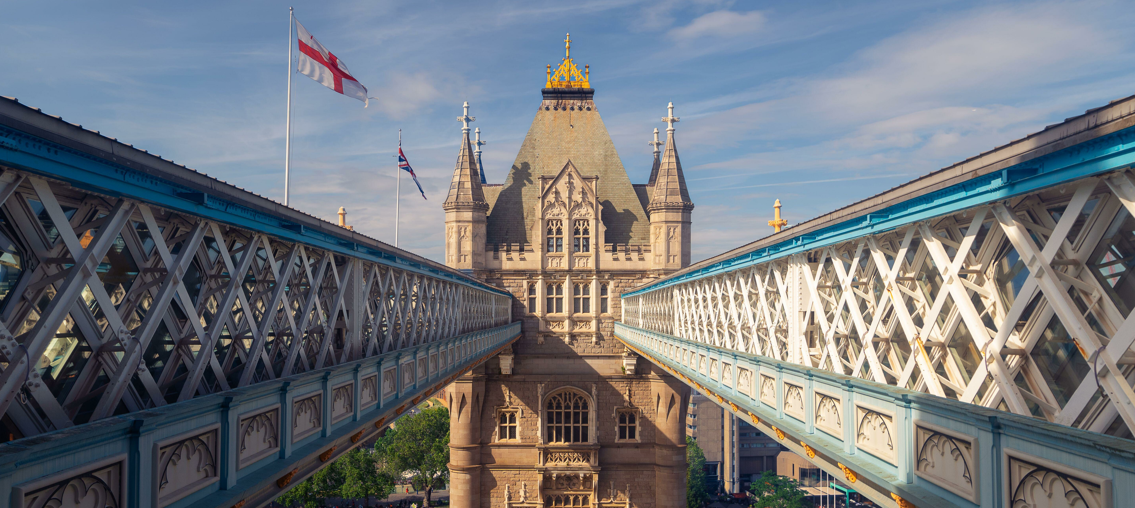 Tower Bridge vom Südturm aus gesehen