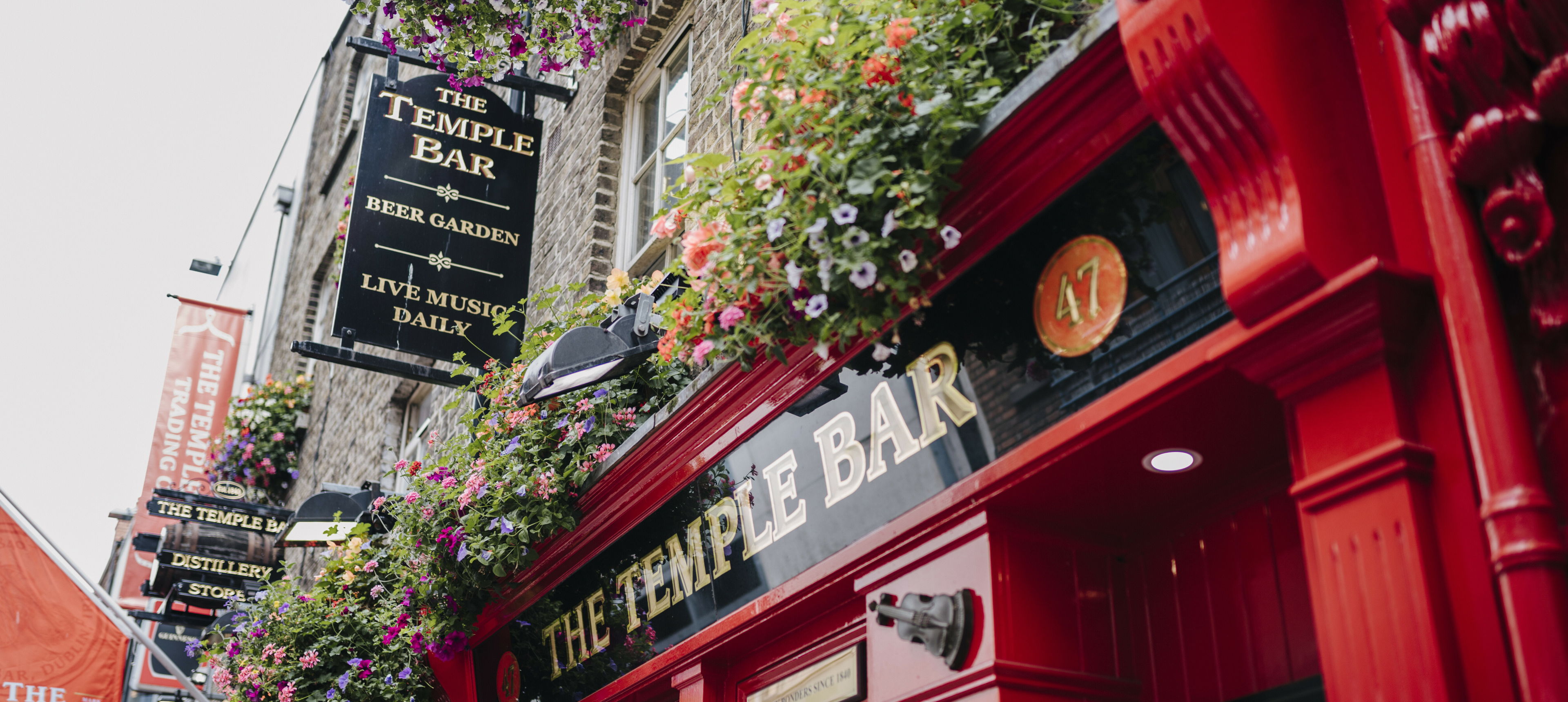 Dublins berühmter Pub „Temple Bar“ im Stadtviertel Temple Bar, Dublin